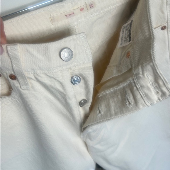 Levi’s Wedgie High-Waist Button-Fly Ankle Crop Jeans Size 30 Cream - Picture 7 of 16